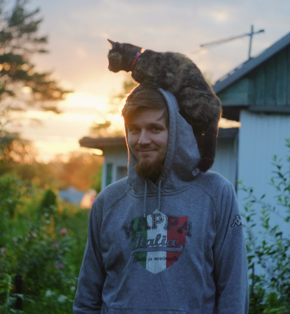 хлопець у худі Максим Паляничка